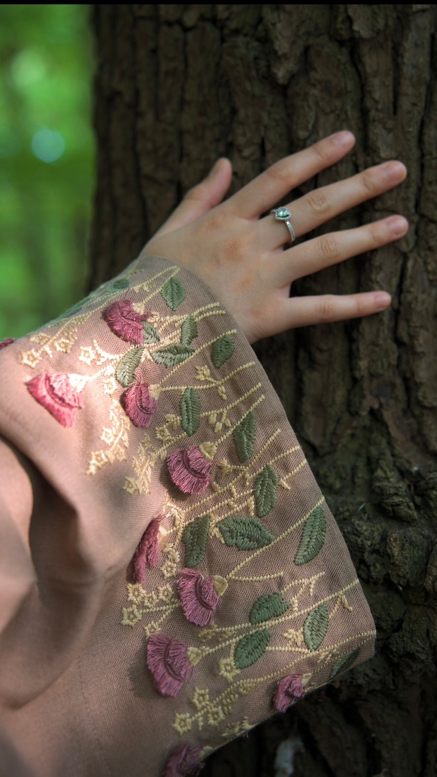 Floral Bloom-dusky mocha
