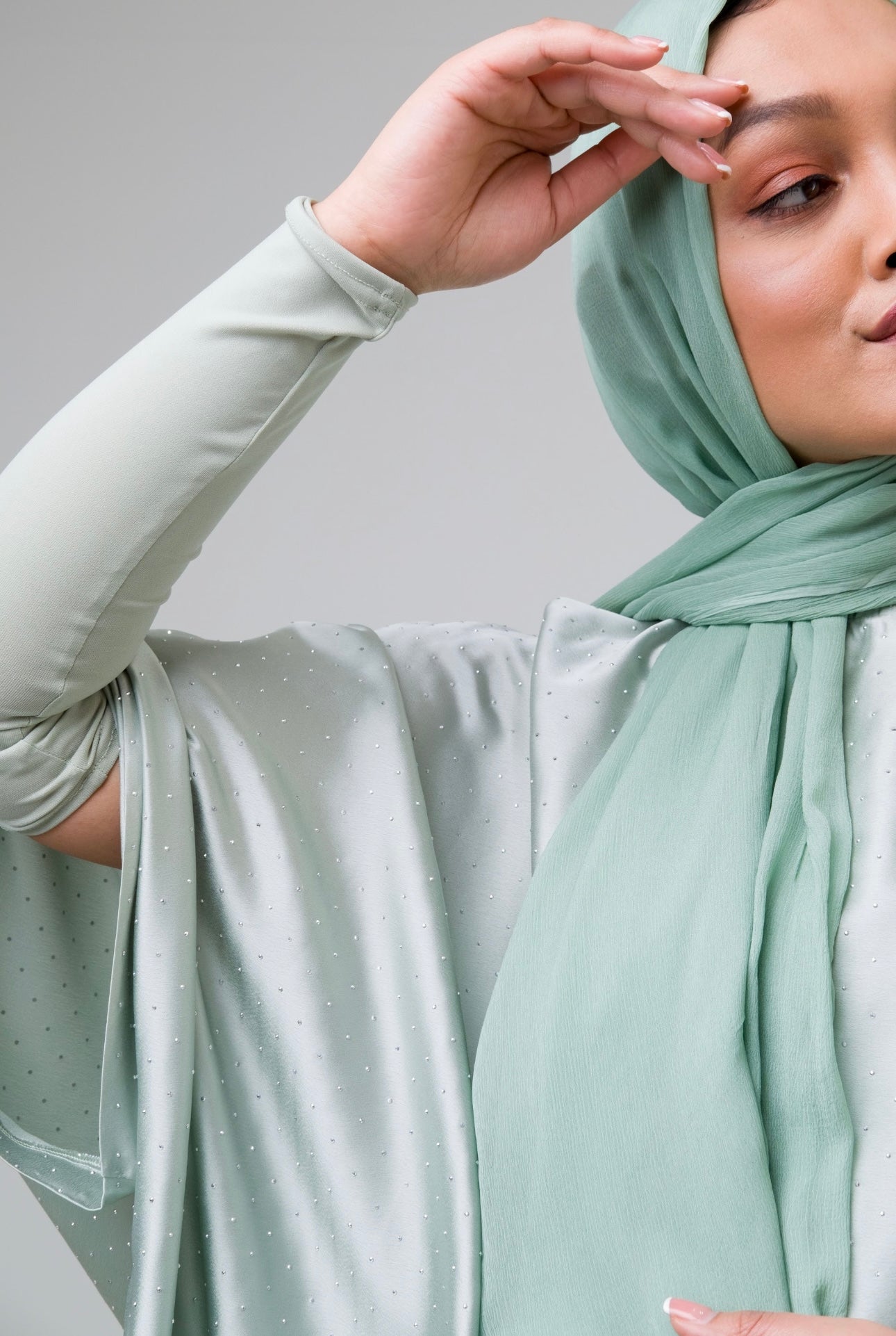 Mint stone embellished kaftan