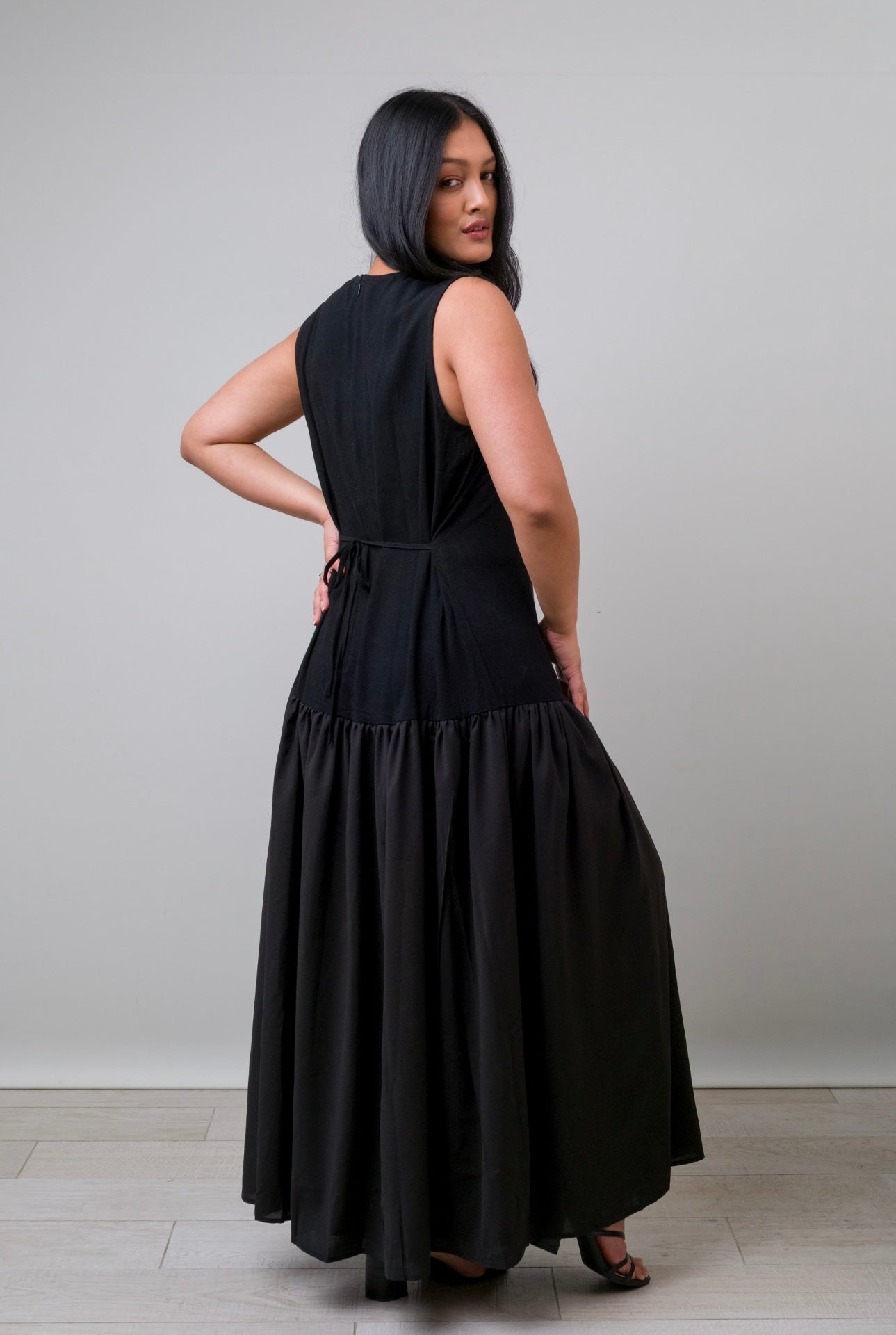 Black sleeveless slip